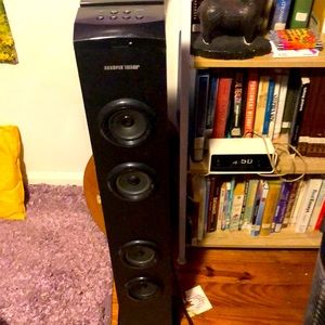 Tall blue tooth speaker